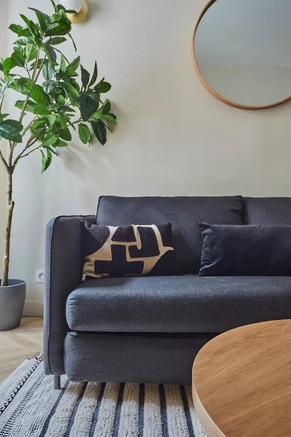 Apartment Notre Dame De Paris By Studio Prestige
